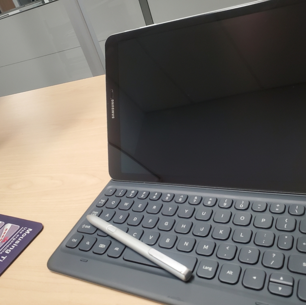 Samsung Galaxy Tab S3 9.7" +  Keyboard Cover